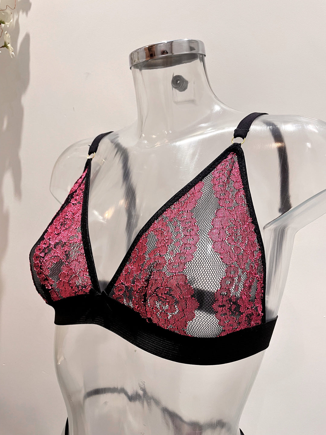 Amoura Thick Band Lace Bra