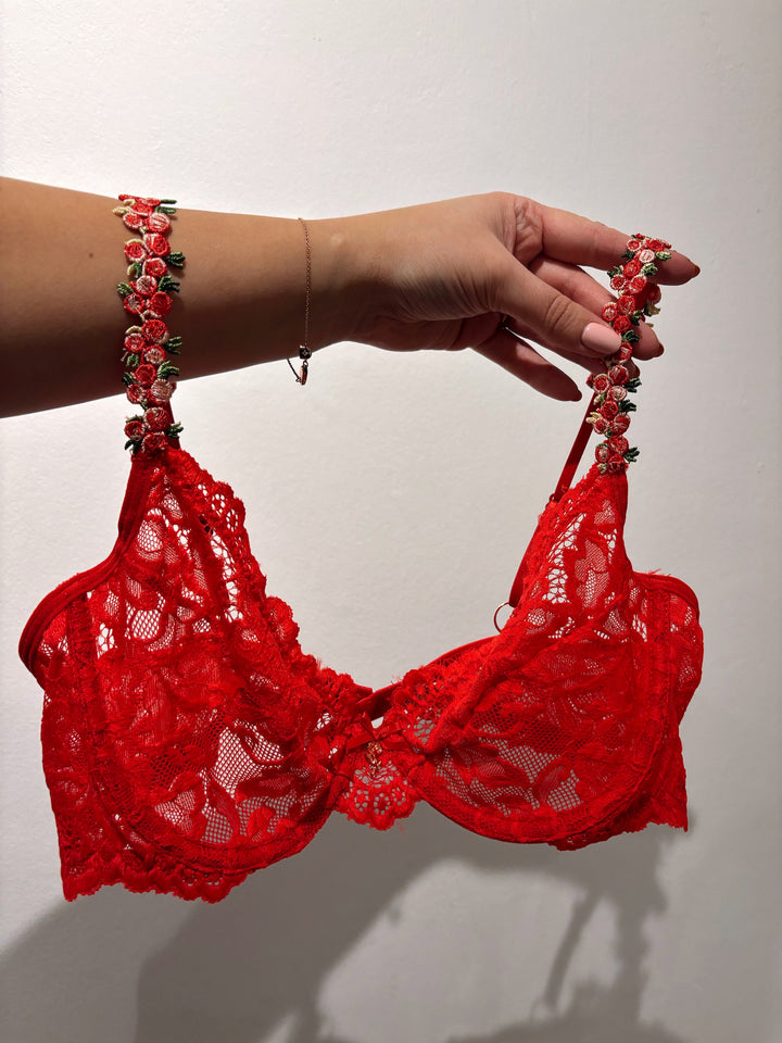Scarlett Red Underwired Lingerie Set With Floral Straps