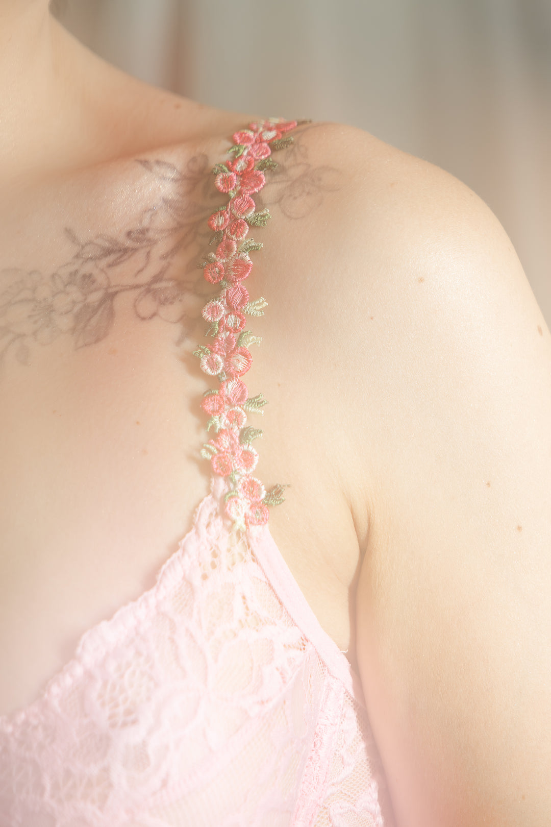 Isabella Pink Underwired Lingerie Set With Floral Straps