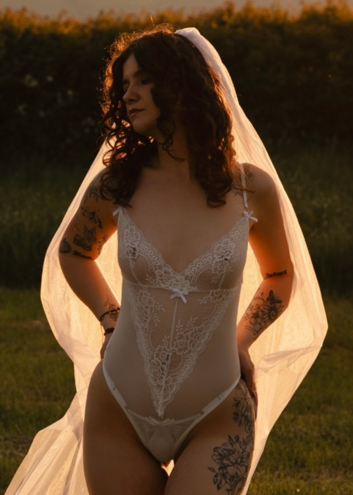 Evie White Lace Bodysuit